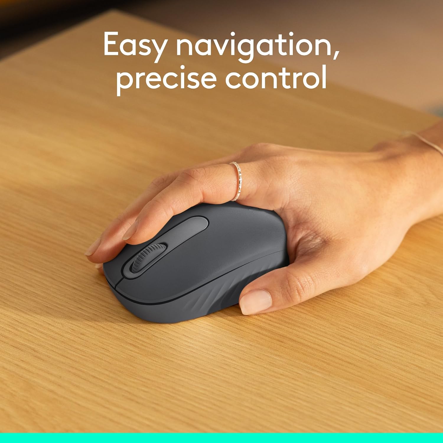 Detalle de Logitech M196 Compact Bluetooth Mouse, Graphite, Ambidextrous, Quiet Clicks