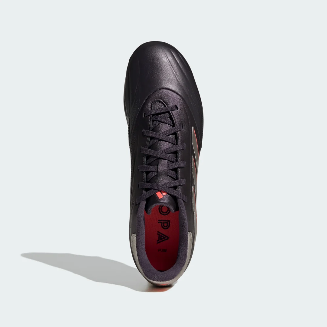 Detalle de Adidas Copa Pure 2 League: bota para césped natural seco en violeta