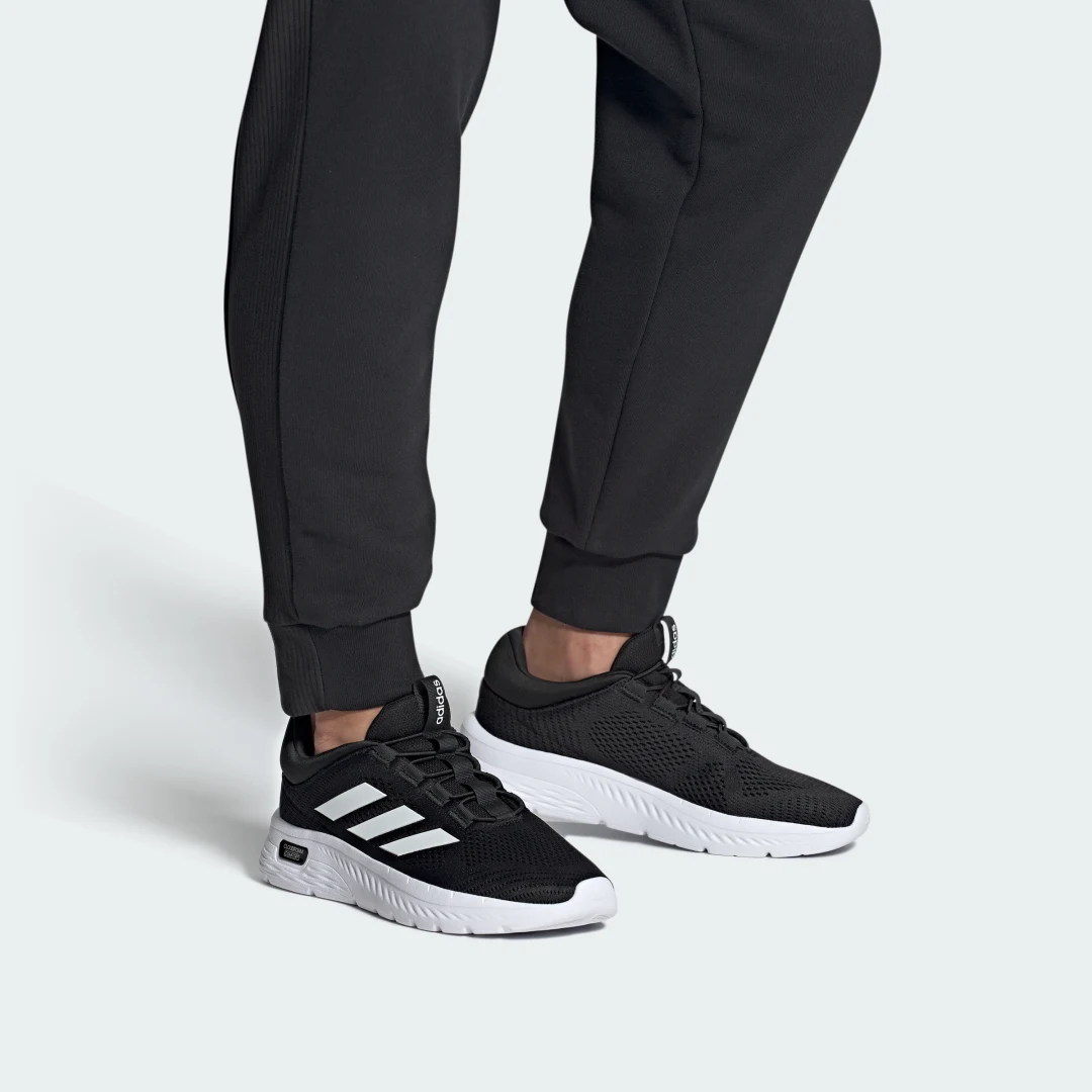 Detalle de Zapatilla cómoda con cordones elásticos Cloudfoam de Adidas