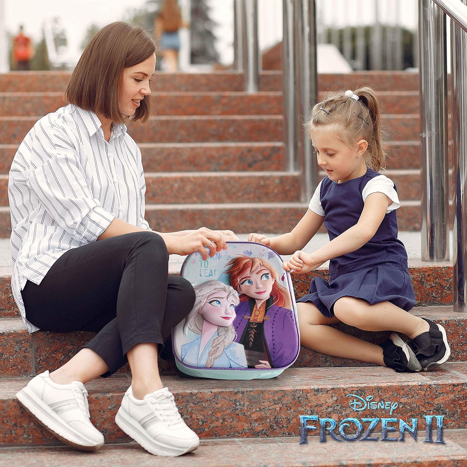 Detalle 2 de Zaino Scuola Elementare Bambina 3D Frozen – zainetto e astuccio in set per bimbi da 3 anni