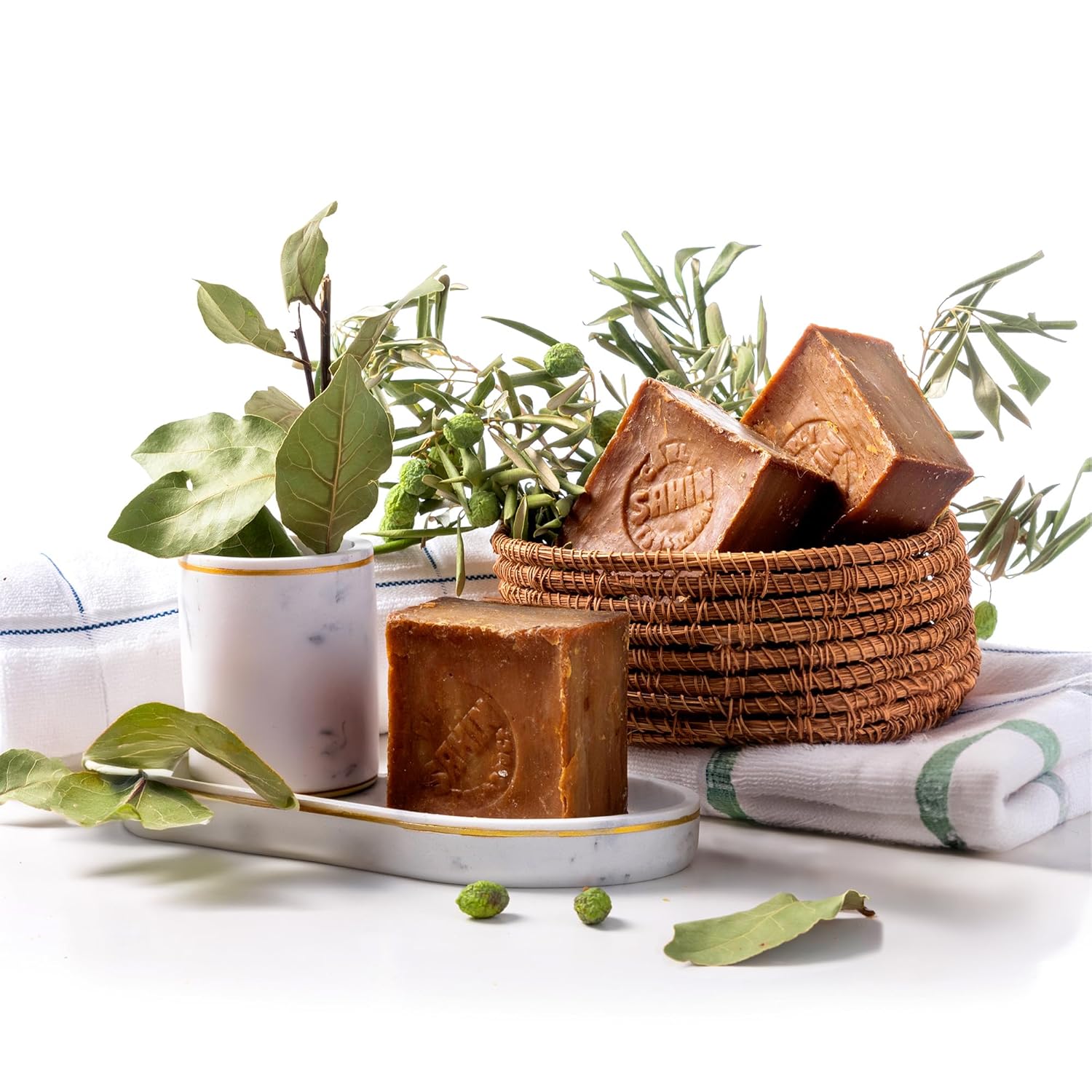 Detalle de Natura Germania Aleppo Seife - 3 x ca. 200 g, 100% Olivenöl + Sisal Seifensäckchen, Handarbeit vegan