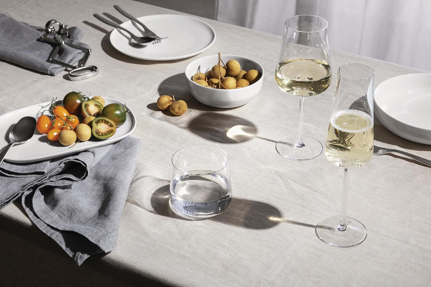 Detalle de Alessi Eugenia NF09/41 bicchiere di design per acqua in vetro cristallino da 39 cl