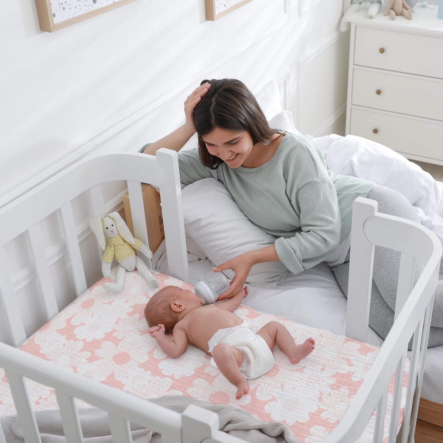 Detalle 2 de GLLQUEN BABY Pink Muslin Cotton Fitted Sheet Set (3 Pack) – 83 x 43 cm