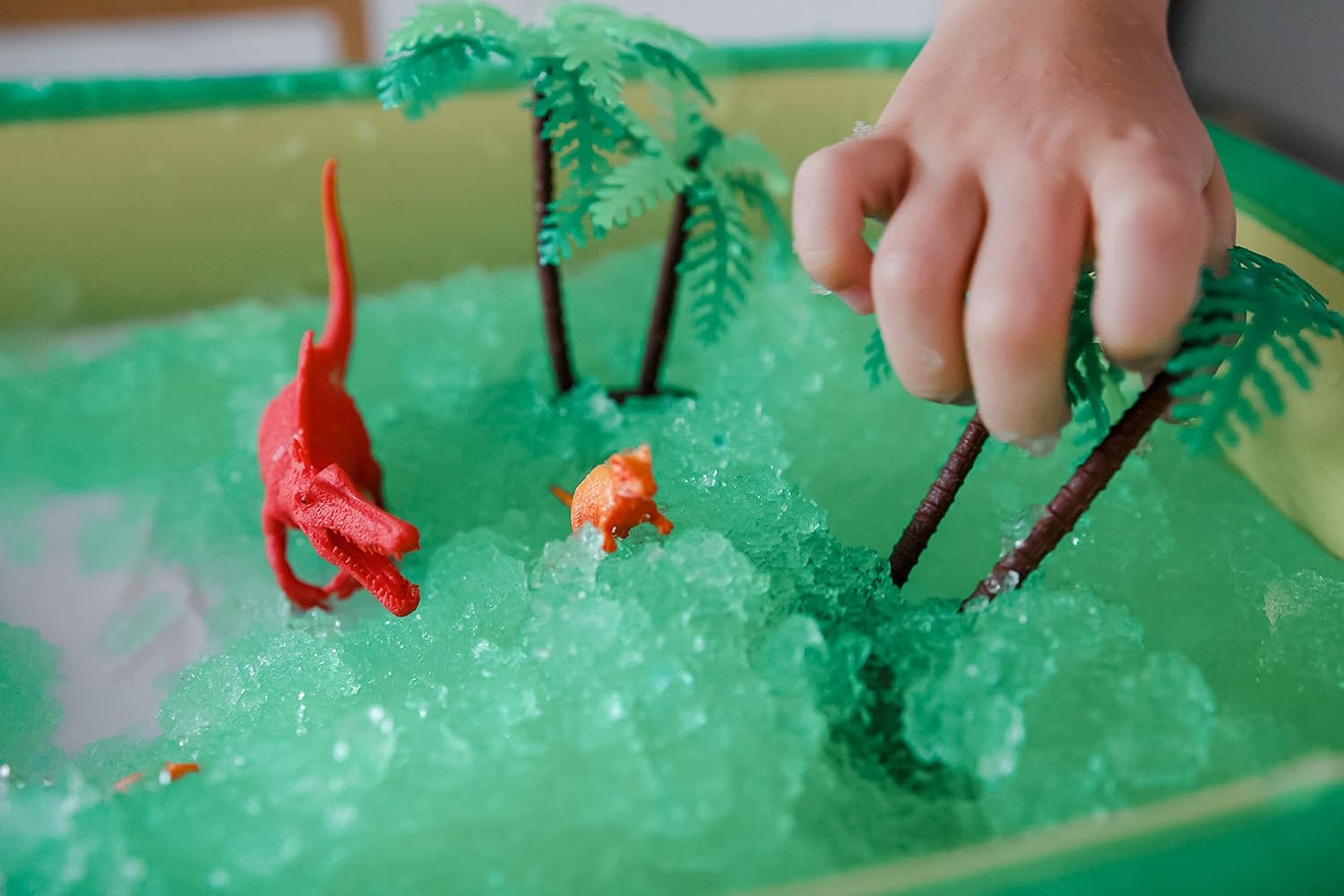Thumbnail 2 de ZIMPLI Gelli Adventures Dino Pack: 8 Dinosaur Figures, 5 Gelli Uses & Inflatable Play Tray
