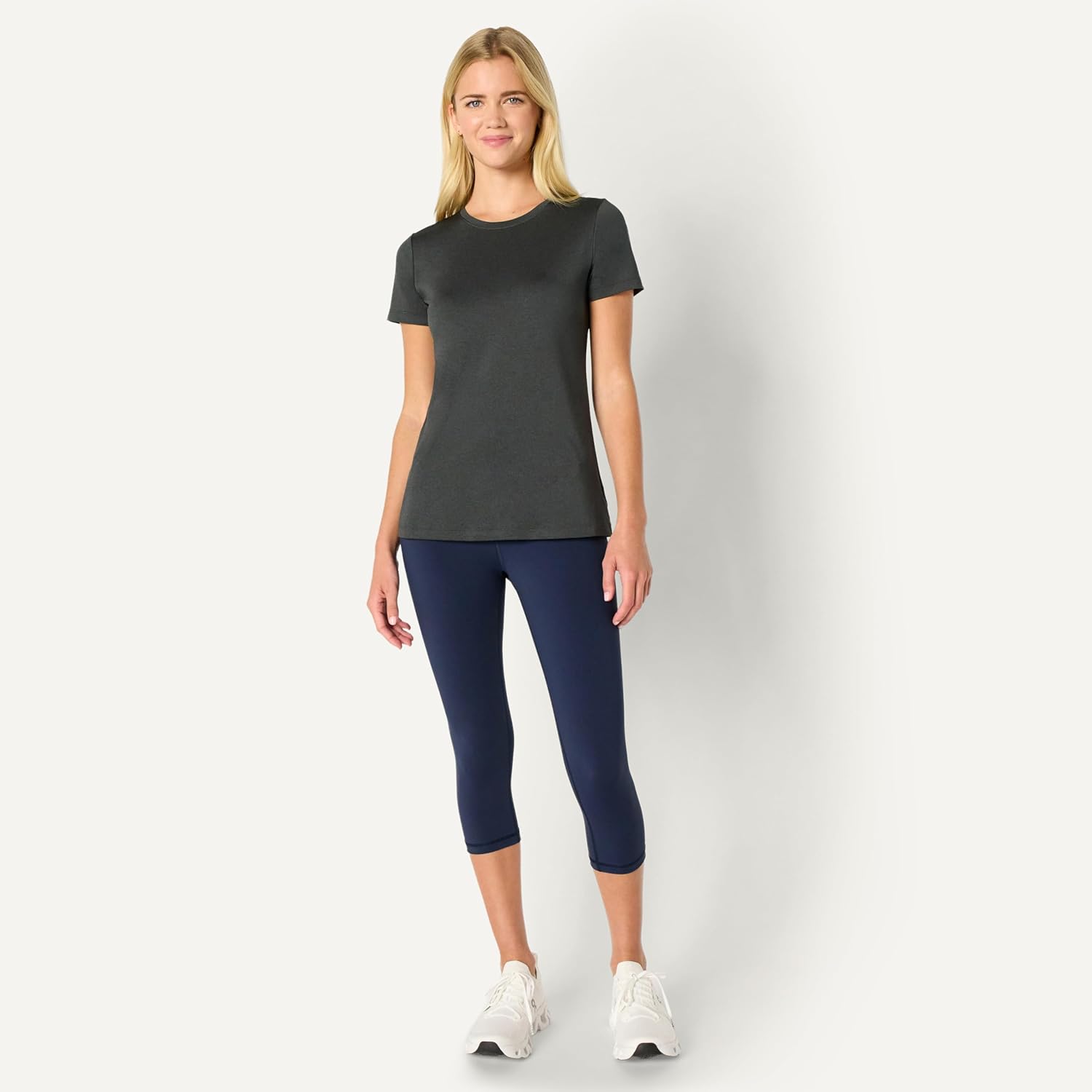 Thumbnail 4 de Amazon Essentials Damen Active Quick Dry Tech Stretch Kurzarm-T-Shirt – Übergrößen