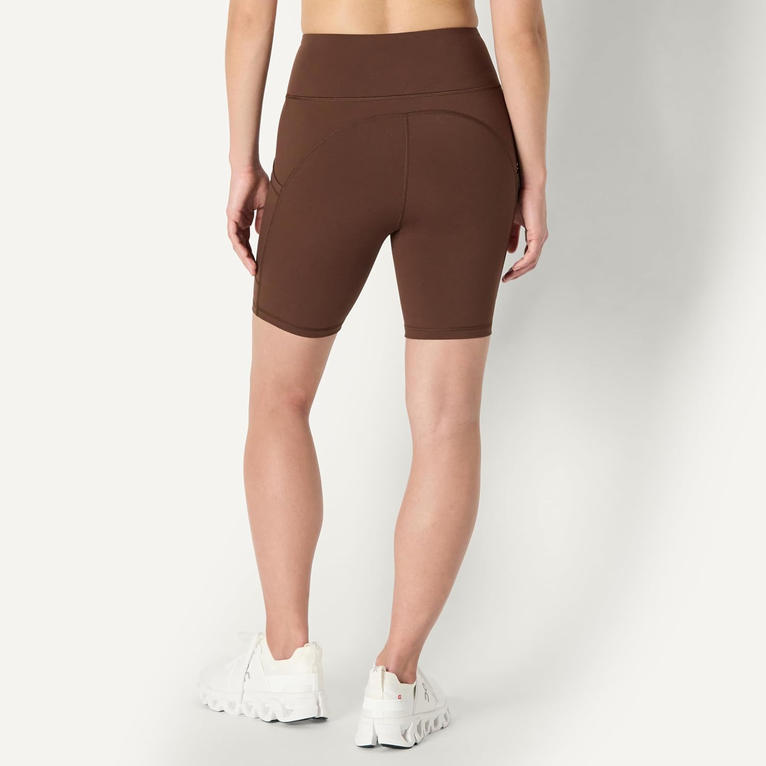 Detalle de Amazon Essentials Women's Active Total Train High-Waist 7” Gym Shorts with Pockets