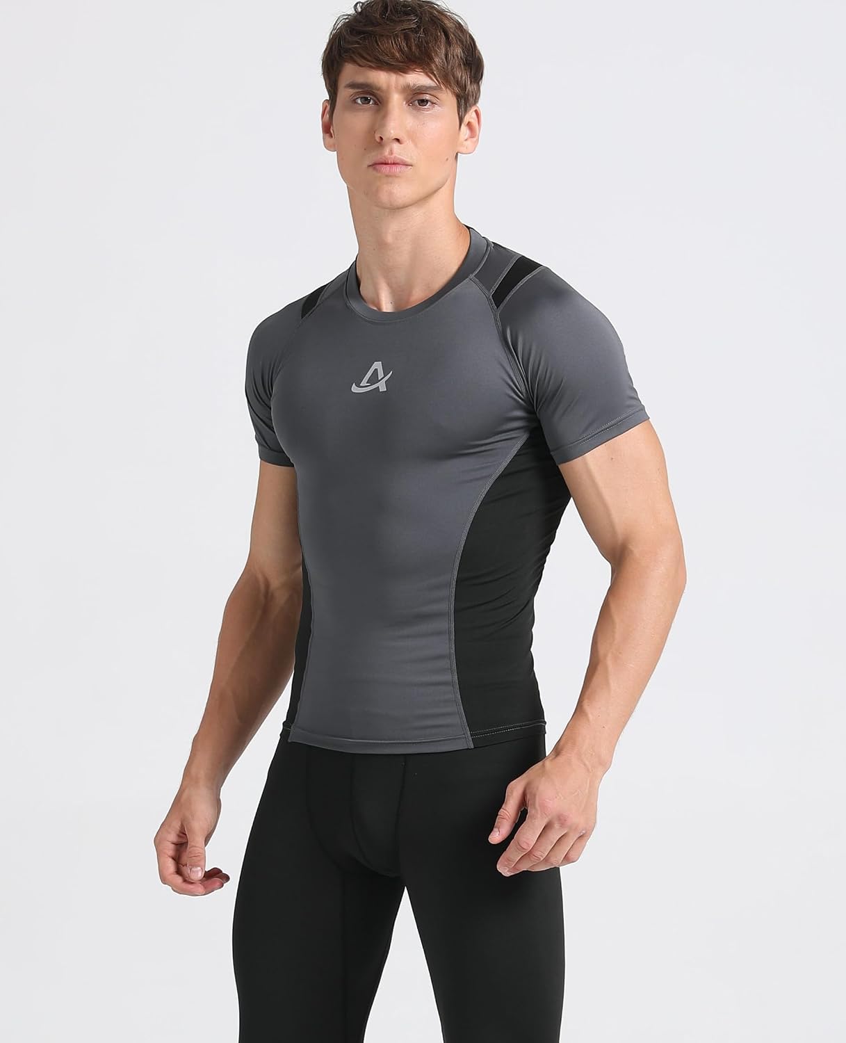 Thumbnail 6 de AMZSPORT Maglietta a Compressione Uomo a Manica Corta: baselayer sportivo per corsa, ciclismo e palestra