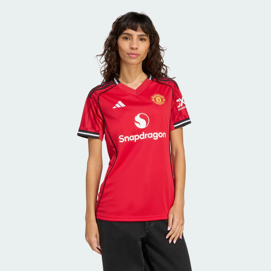 Detalle de Camiseta primera equipación Manchester United 25/26 de Adidas