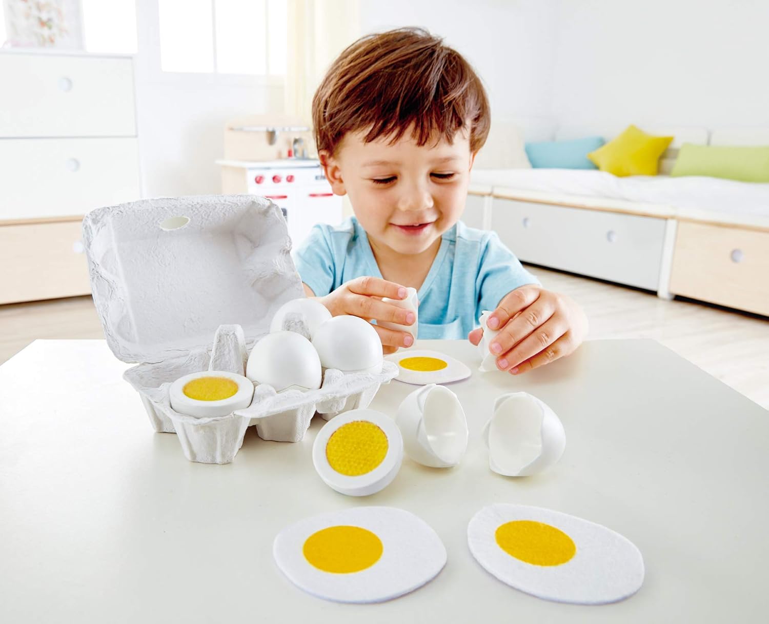 Detalle 2 de Hape Huevera de Cartón 🍳 - Juguete Educativo Realista 3+