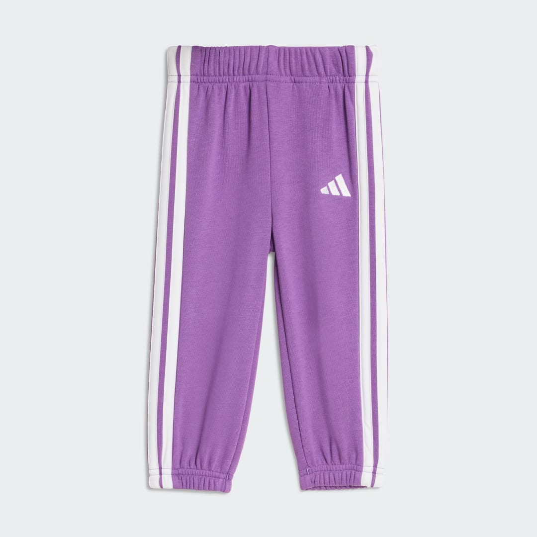 Detalle 2 de Conjunto Essentials (Bebé) de Adidas: sudadera y pantalón en violeta