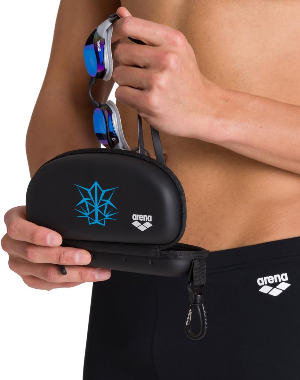 Detalle de Astuccio rigido per occhialini da nuoto Arena, con moschettone (nero/bianco/fucsia)