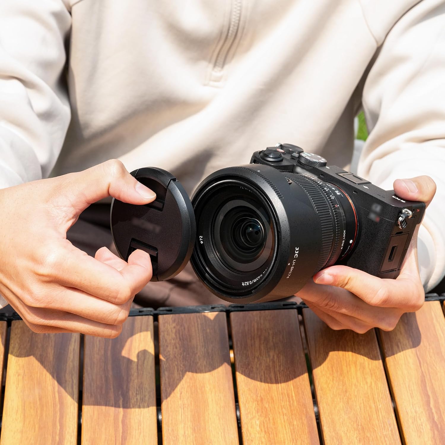 Thumbnail 3 de JJC Bayonet ALC-SH174 lens hood for Sony FE 20-70mm F4 G (SEL2070G) — replaces ALC-SH174