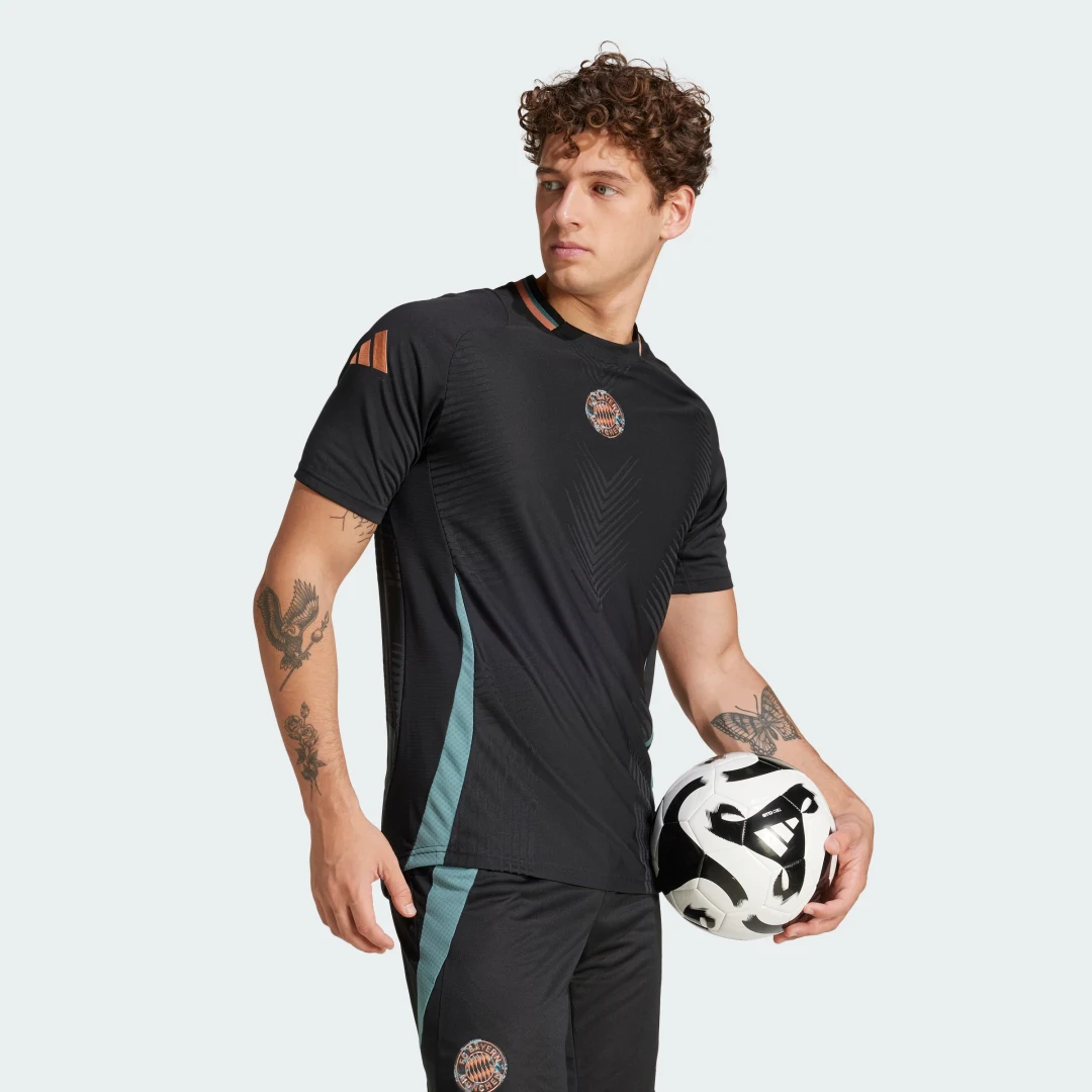 Thumbnail 2 de Camiseta entrenamiento FC Bayern Tiro 24 Pro de Adidas – color negro