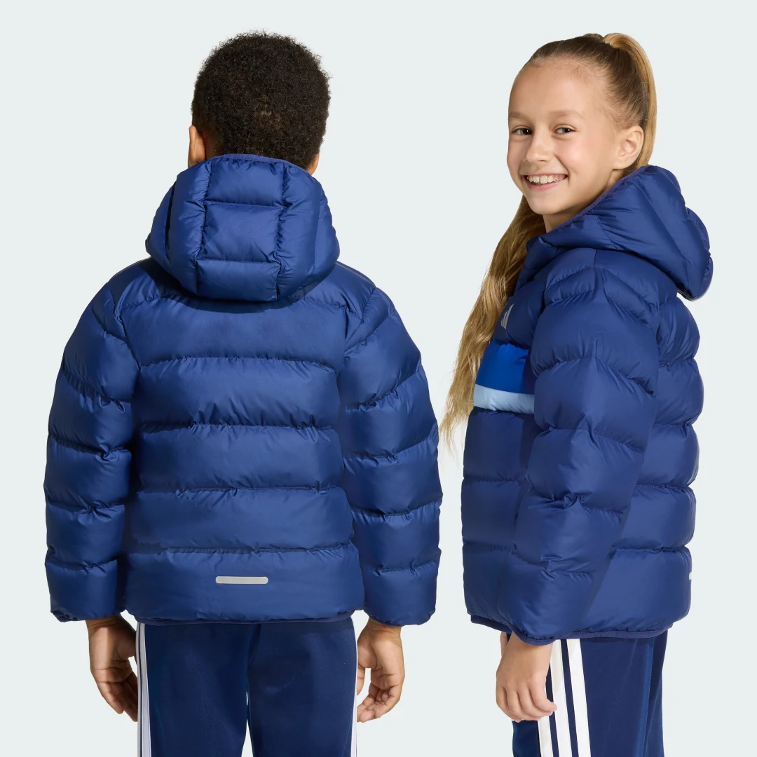Detalle 2 de Anorak de plumón sintético Adidas – azul, ligero y versátil para el día a día