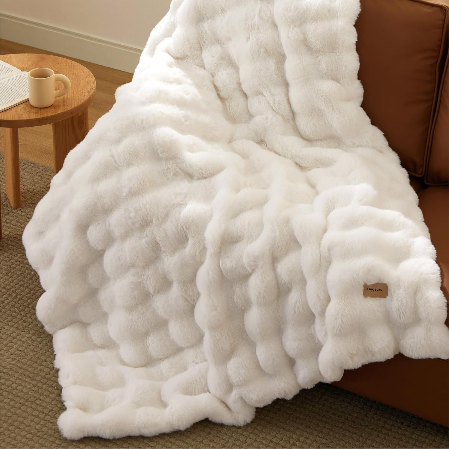 Detalle de Bedsure Faux Fur Throw Blanket 50" x 70