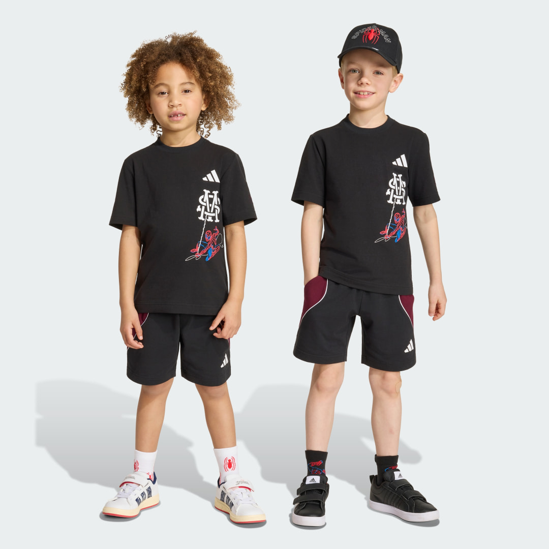 Detalle de Conjunto con Camiseta Adidas Marvel Spider-Man