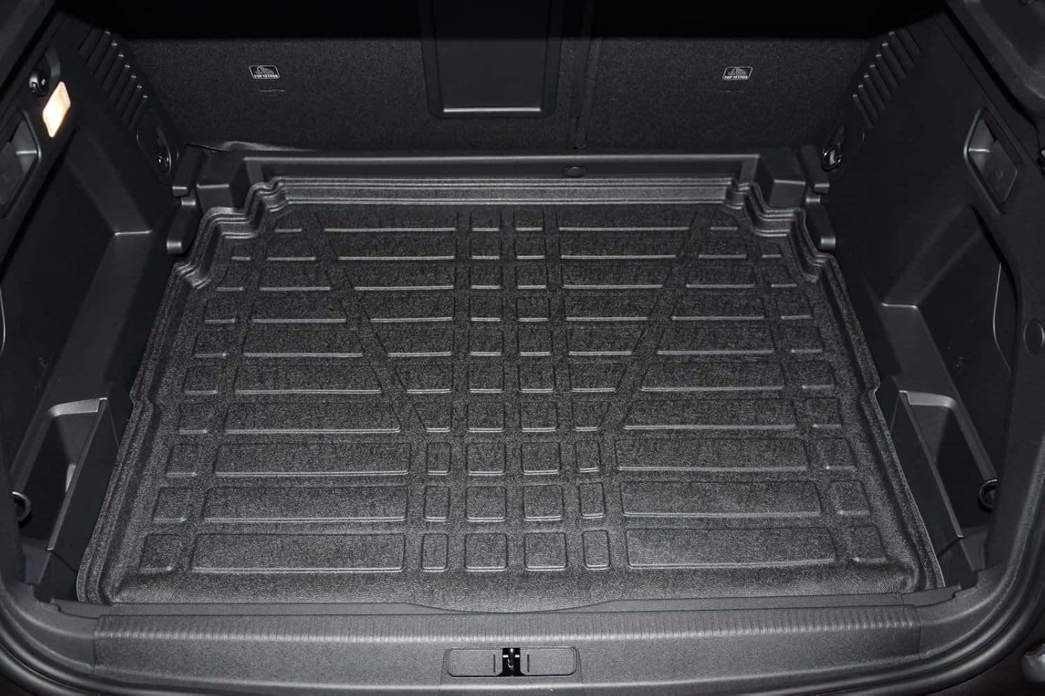 Detalle de J&J AUTOMOTIVE mata do bagażnika do 3008 od 2017 r., TPE, czarna