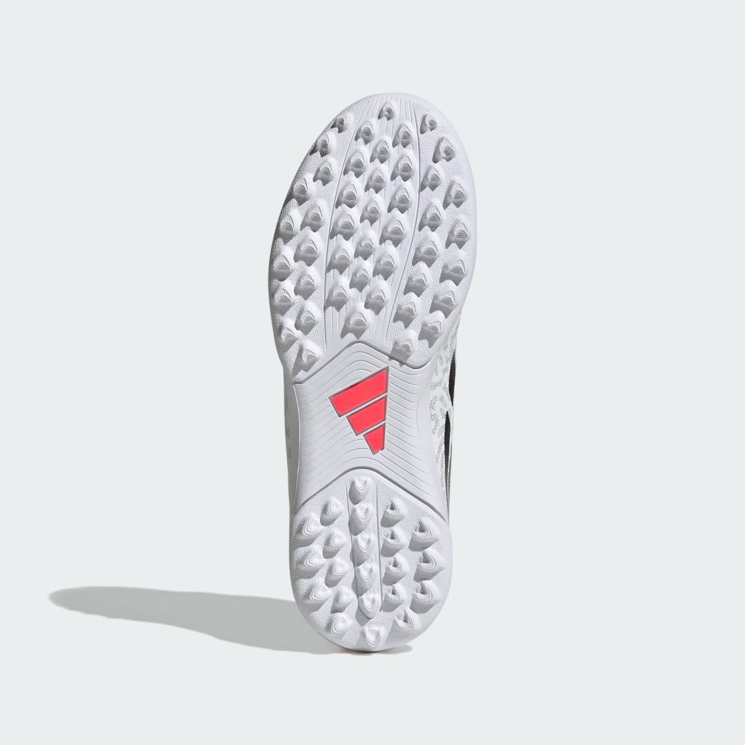 Detalle 2 de Bota de fútbol Predator Club con lengüeta plegable de Adidas – moqueta, color blanco