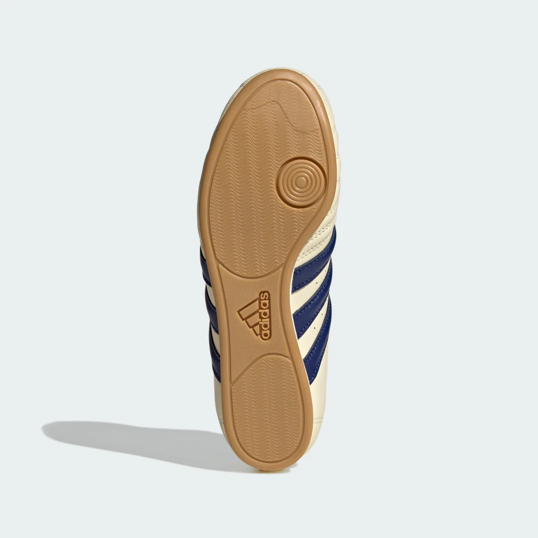 Detalle de Zapatilla Adidas Taekwondo blanca – para entrenamiento y uso diario en dojo
