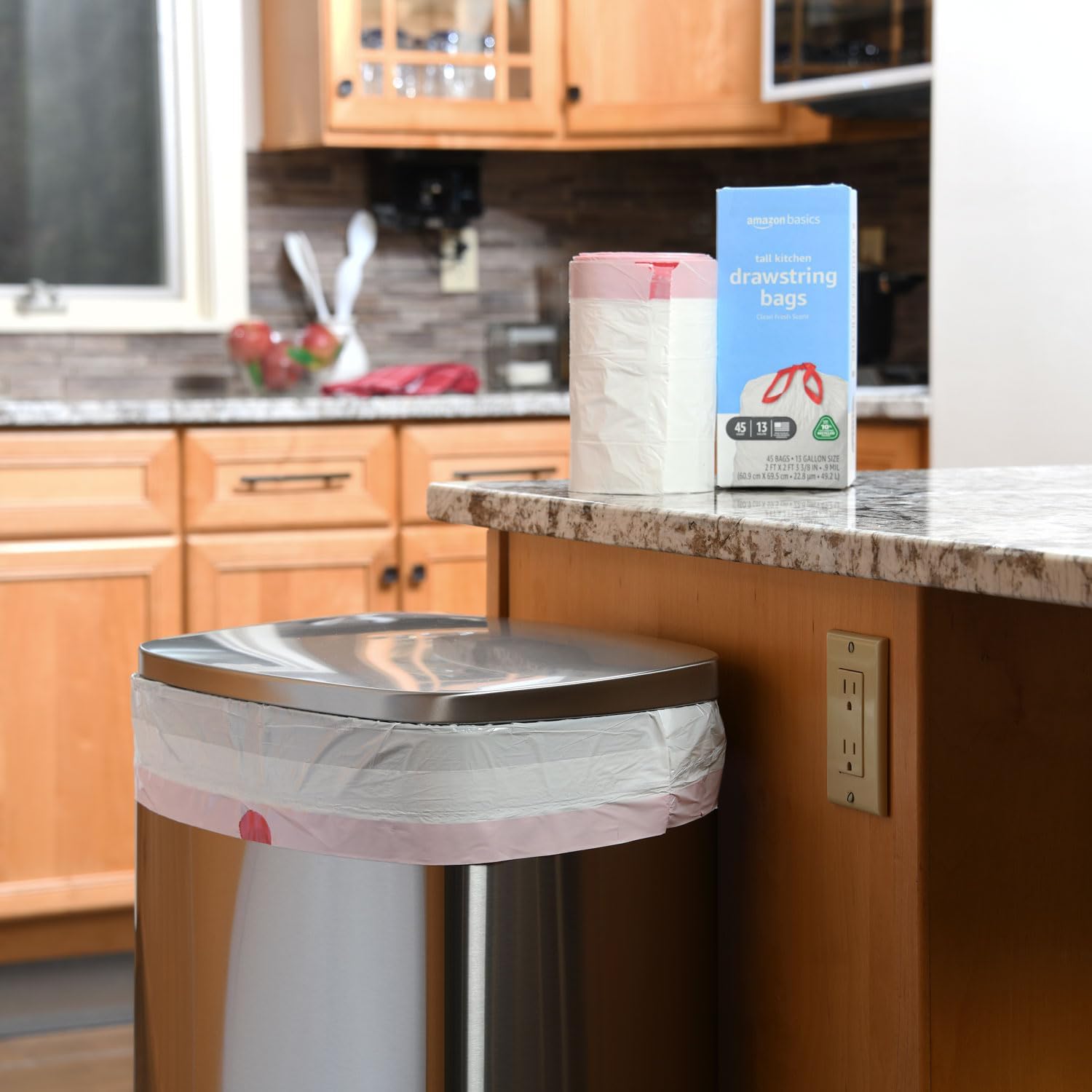 Thumbnail 4 de Amazon Basics 13 Gallon Tall Kitchen Drawstring Trash Bags (Clean Fresh Scent, 45 Count, 10% Recycled)