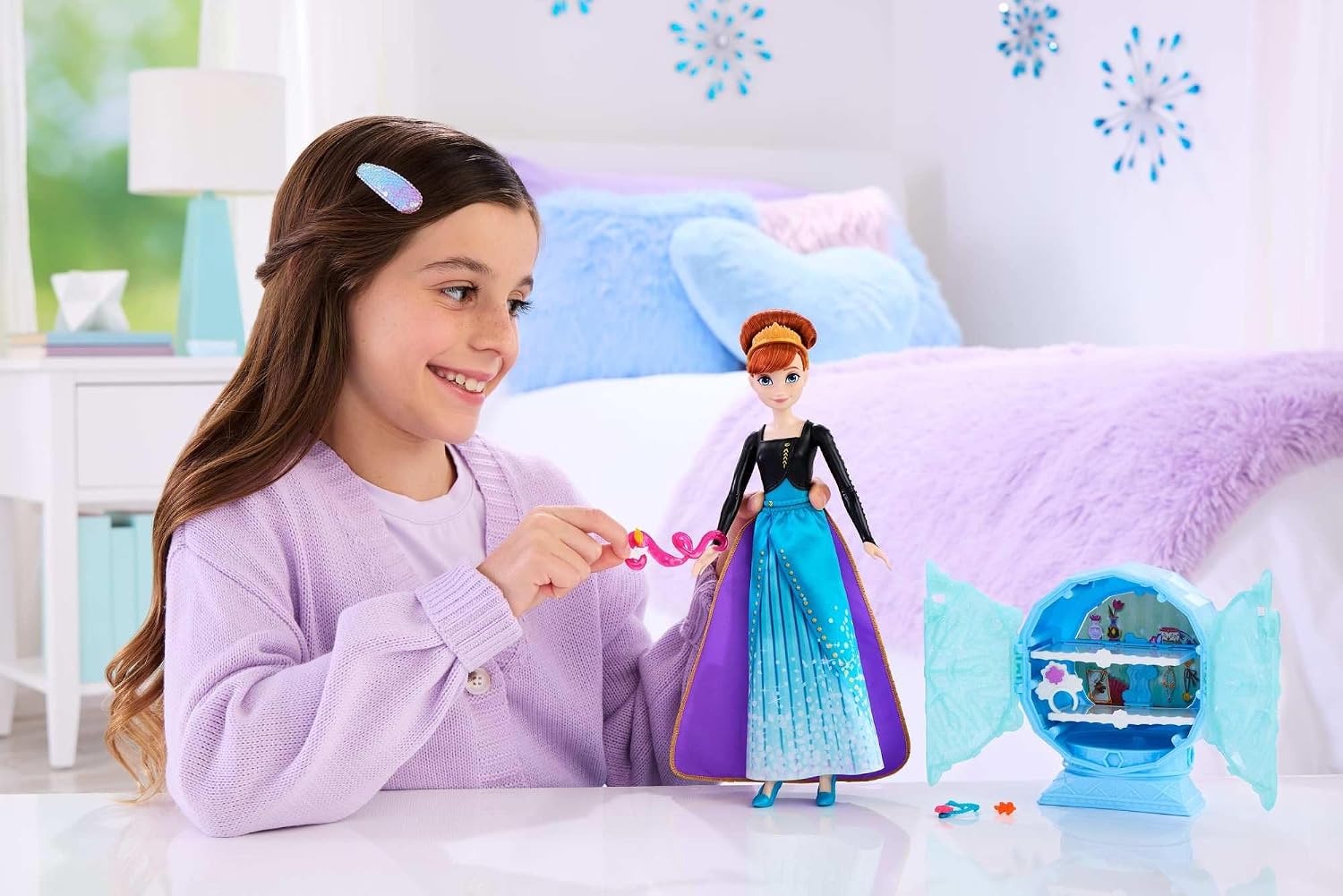 Detalle 2 de Mattel Disney Frozen Anna Jewel Reveal (JJY37) con 9 accessori e 8 sorprese