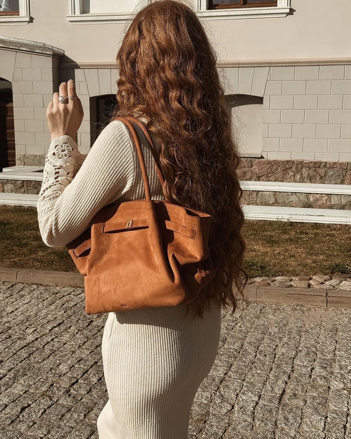 Detalle de JW PEI Hana tote da donna in finta pelle scamosciata (media)