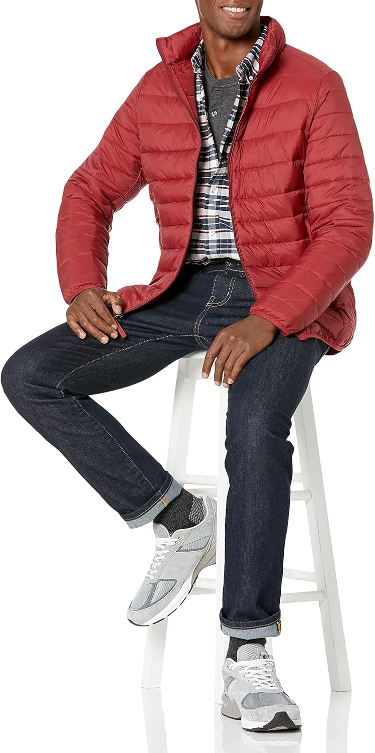 Thumbnail 3 de Amazon Essentials Men’s Packable Lightweight Water-Resistant Puffer Jacket (Big & Tall)