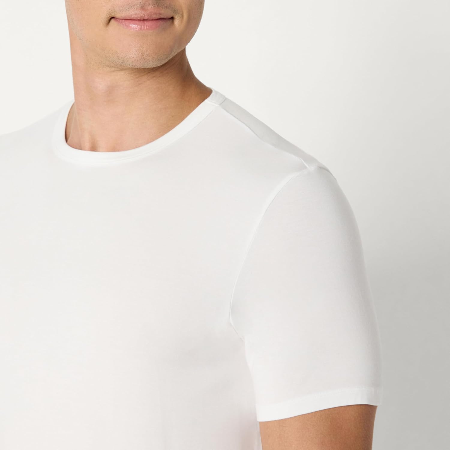 Thumbnail 3 de Amazon Essentials Men’s Short Sleeve Super Soft Modal Vest (Pack of 2)