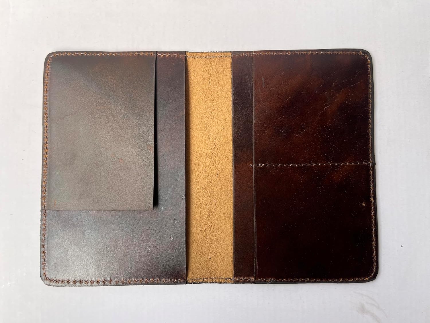 Detalle de MILITARIA STUFFS レザージャーナルカバー Field Notes・Moleskine Cahier対応 詰め替え式