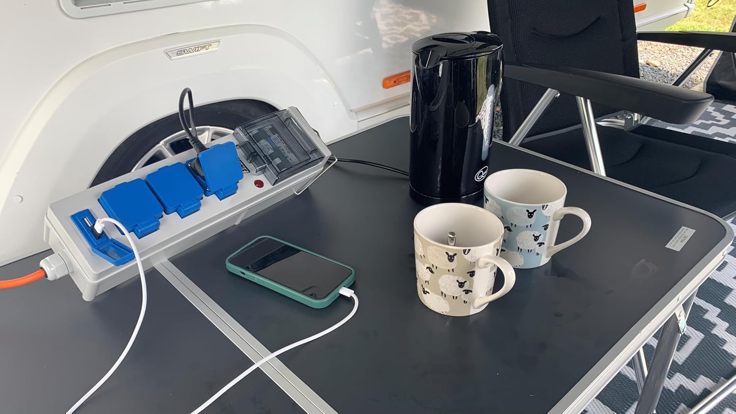 Thumbnail 3 de Maypole 230V 13A Mobile Mains Power Unit with USB for Caravans, Camping, Campervans & Motorhomes