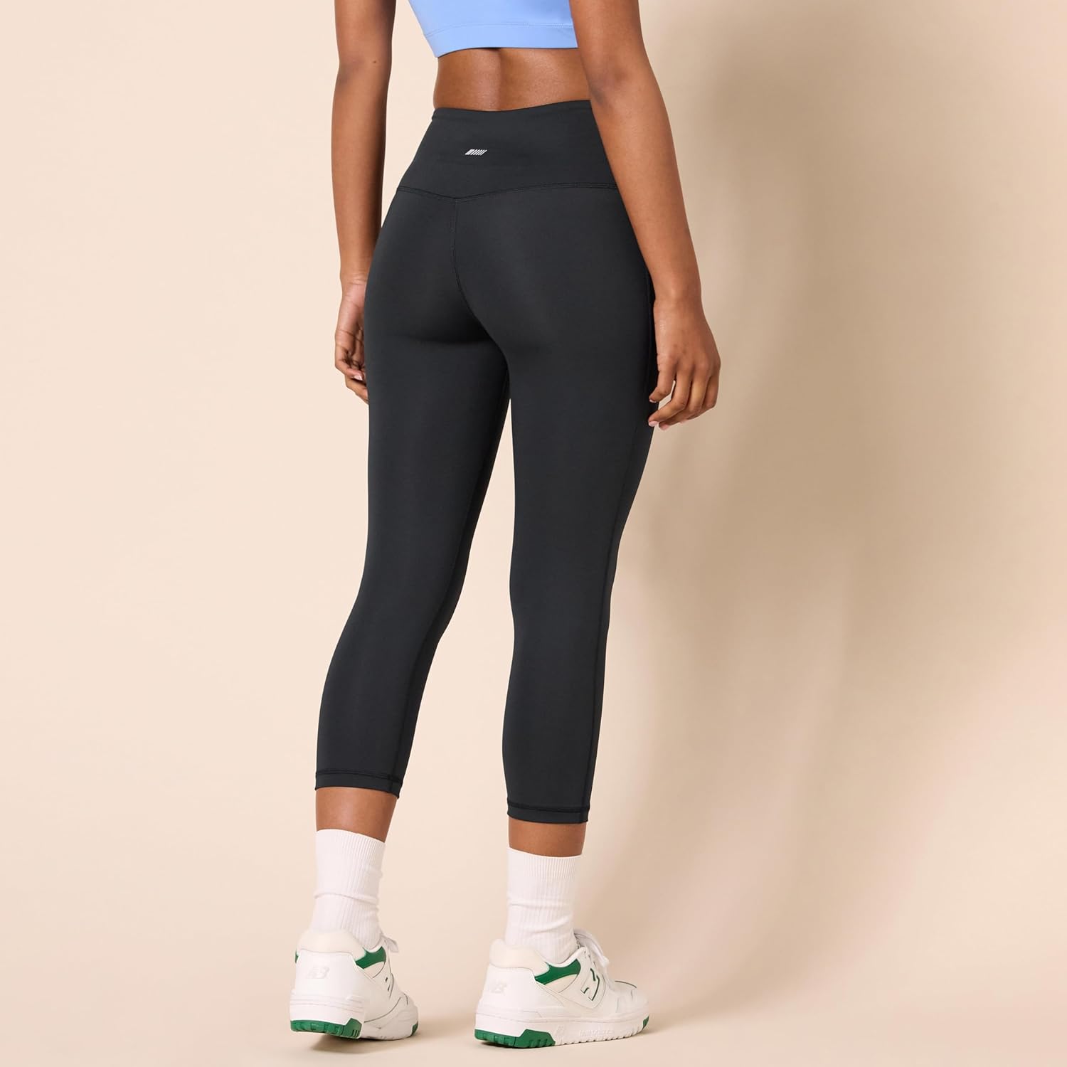 Thumbnail 1 de Amazon Essentials Women's Exercise Workout Leggings: Active Sculpt Mid-Rise Capri with Pockets