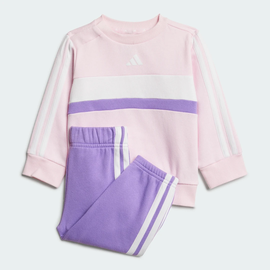 Detalle de Conjunto Seasonal Essentials Tiberio Fleece 3 bandas para bebé de Adidas
