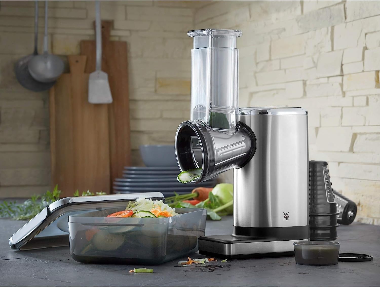 Thumbnail 1 de WMF Küchenminis Salat-to-go – elektrischer Gemüseschneider & Salatzubereiter mit 5 Einsätzen