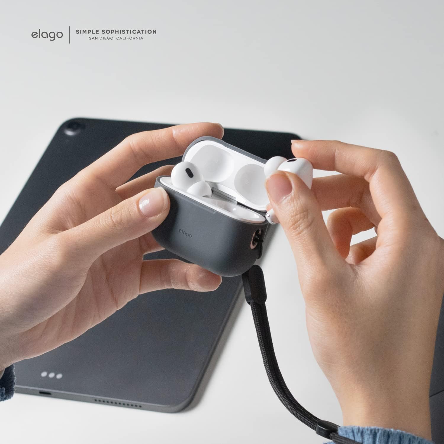 Thumbnail 2 de elago Coque en silicone pour AirPods Pro 2e génération – étui de protection avec LED avant visible et charge sans fil (gris foncé)