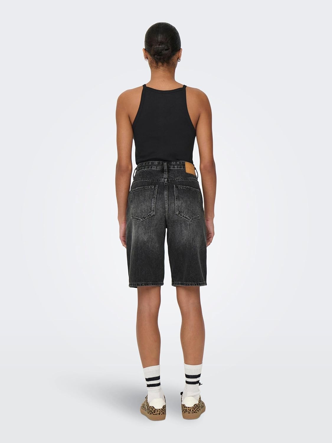 Detalle 2 de ONLY Female Jeans-Shorts ONLSONNY – Hohe Taille, normal geschnittene Denim Shorts