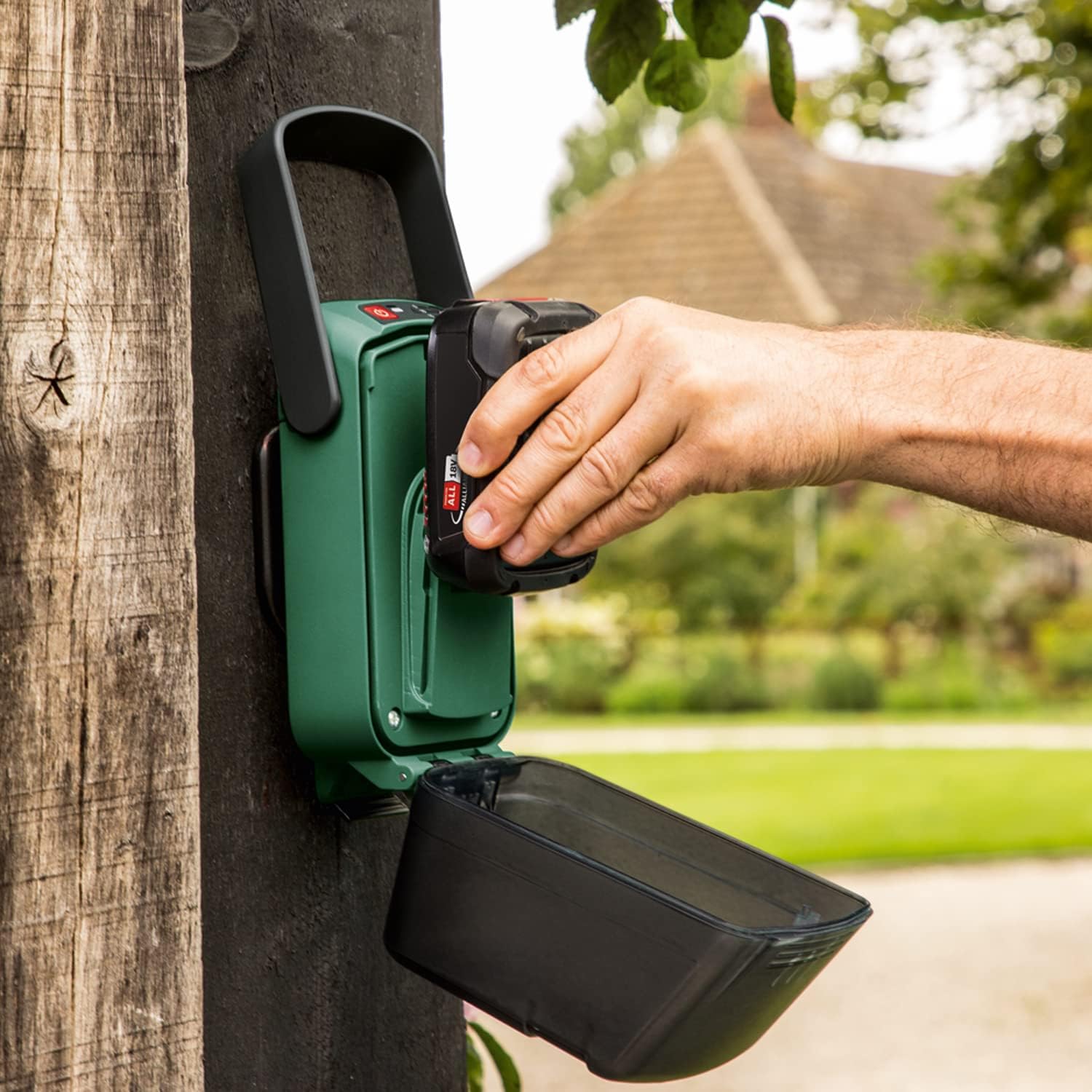 Thumbnail 3 de Bosch GardenPump 18V-2000 Tauchpumpe für Regenwassertanks (18V-Akku + Ladegerät) mit Timerfunktion
