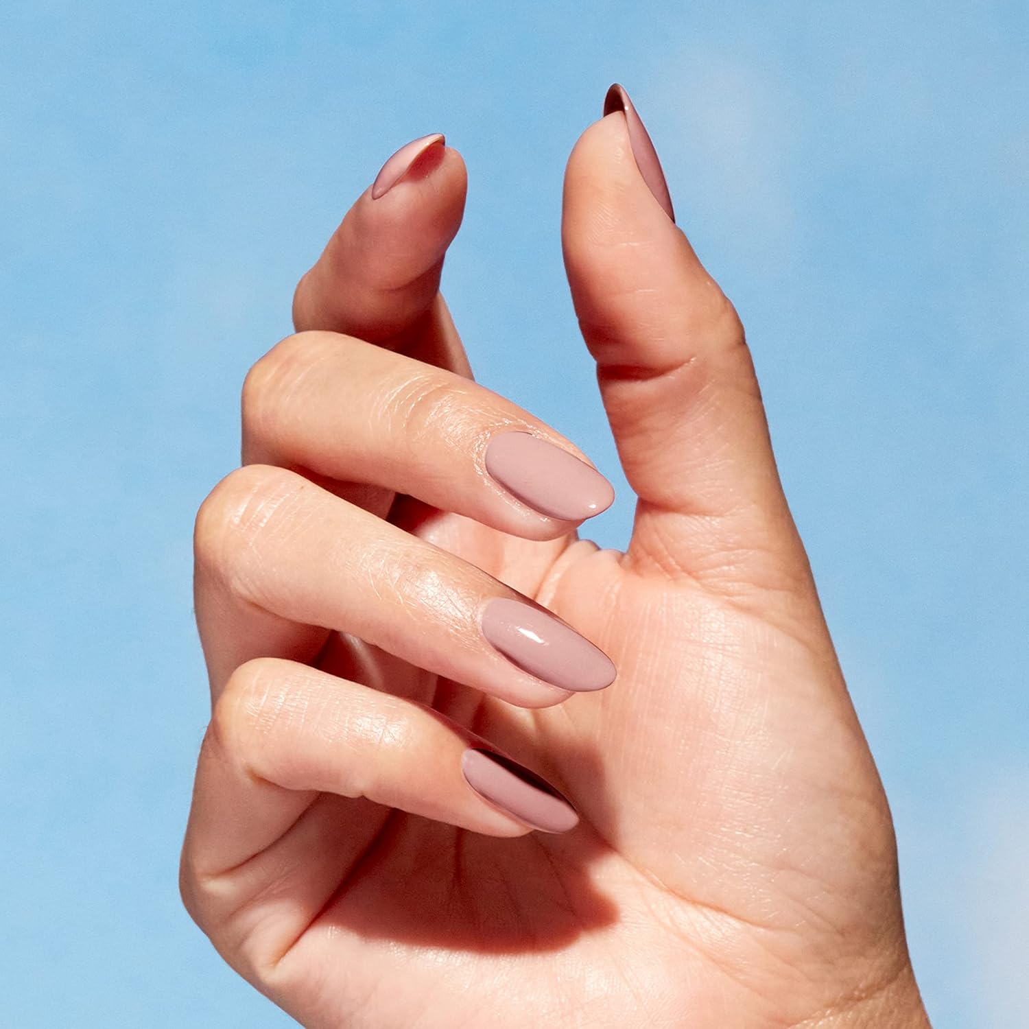 Detalle de OPI Nature Strong Nail Polish (Vegan) – Quick Dry, Long-Lasting Gloss in Nude & White, 15ml