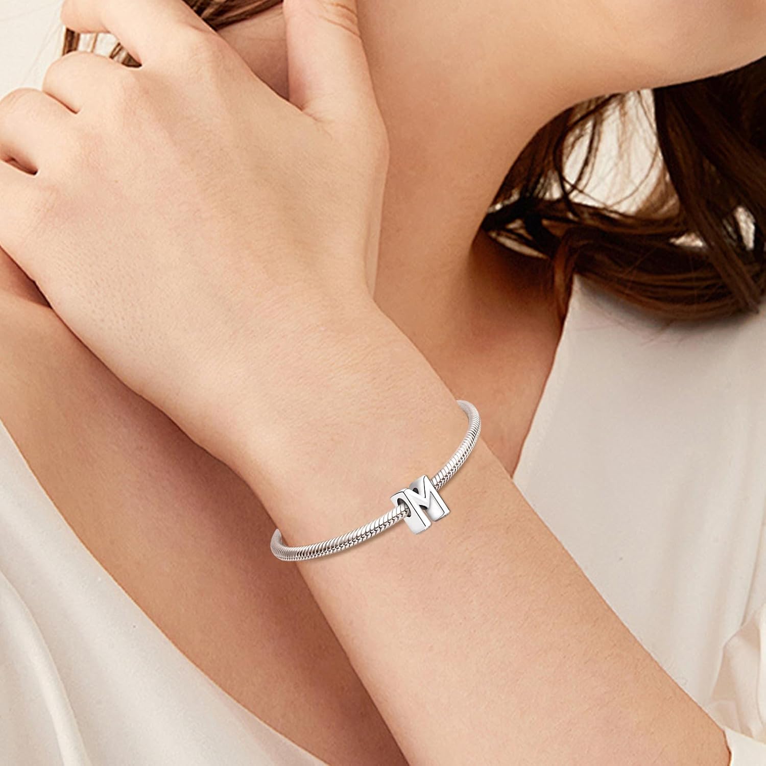 Detalle 2 de Ruaidhra Sterling Silber Charm Anhänger M