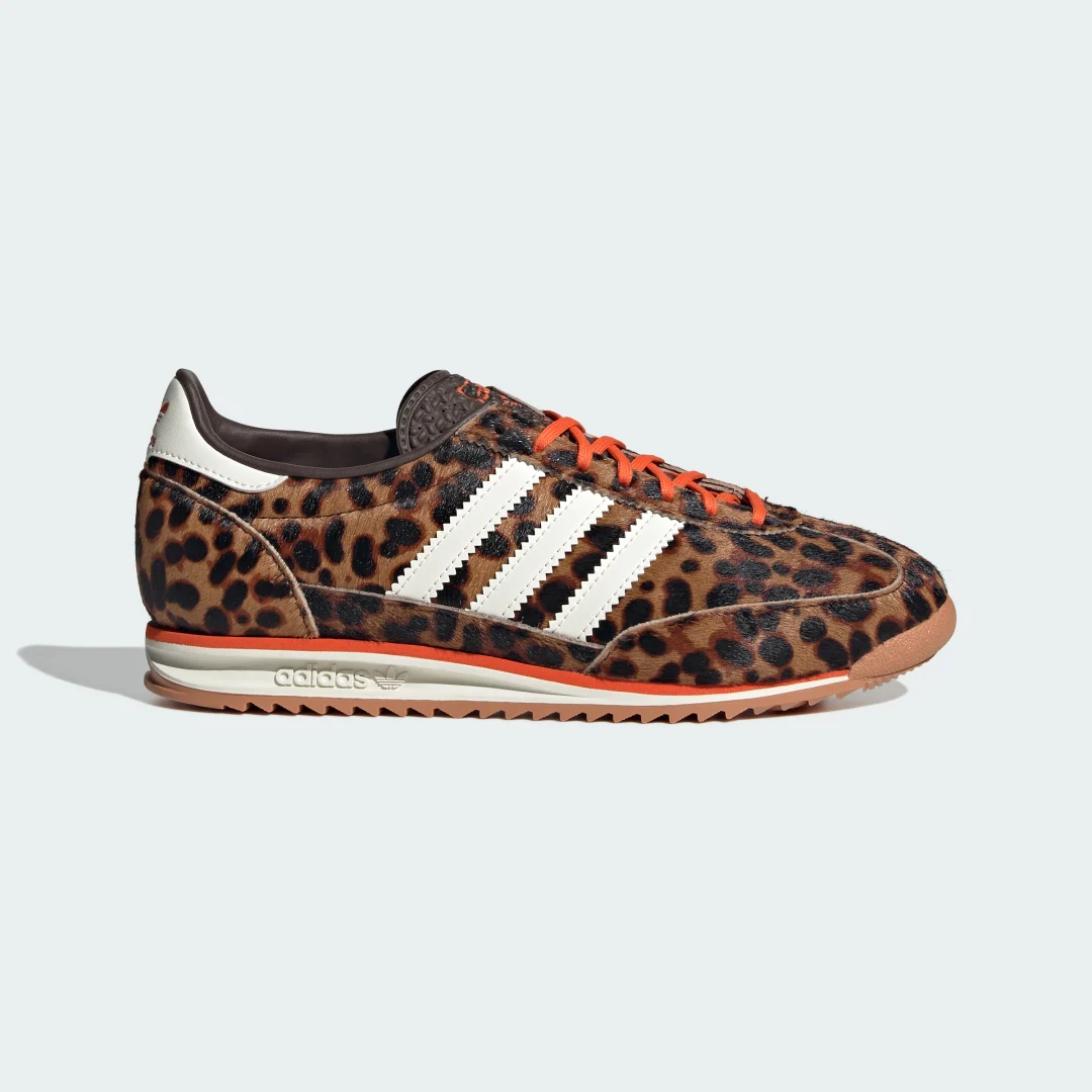 Detalle de Zapatilla SL 72 OG de Adidas: confianza casual en color Marrón