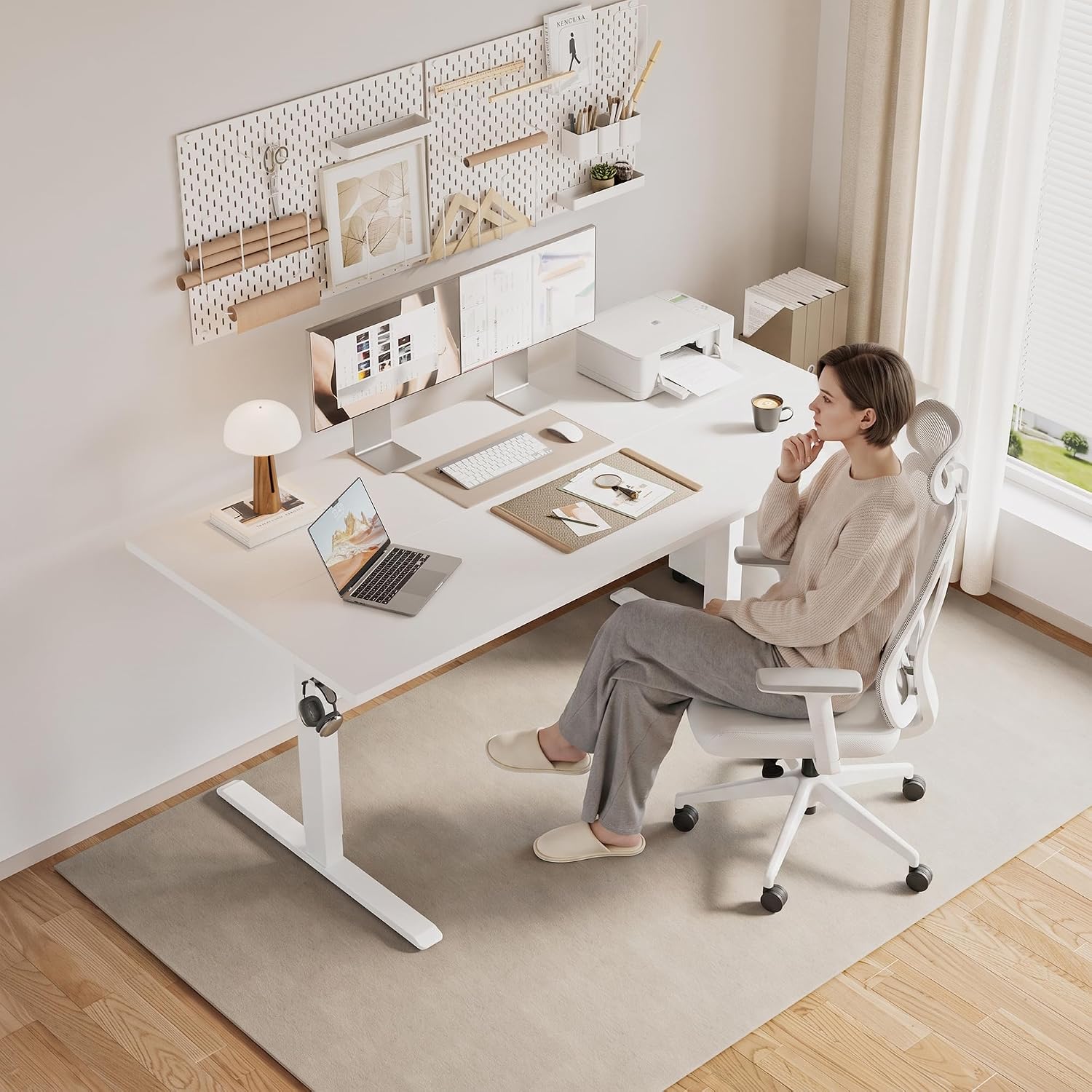 Detalle 2 de Agilestic DJ Electric Standing Desk, 55 x 28-Inch, Super White