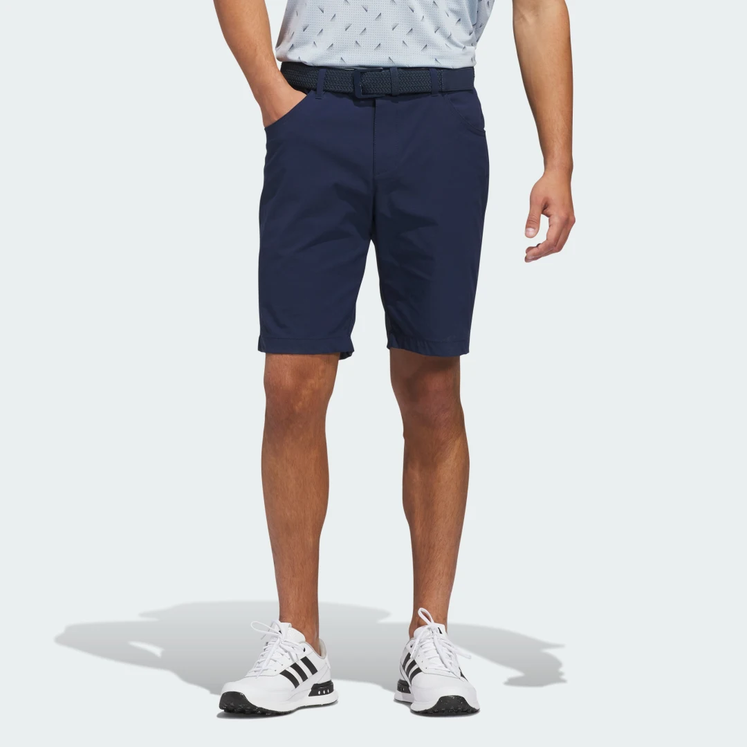 Detalle de Pantalón corto Ultimate365 5-Pocket Golf de Adidas — azul, comodidad para la cancha