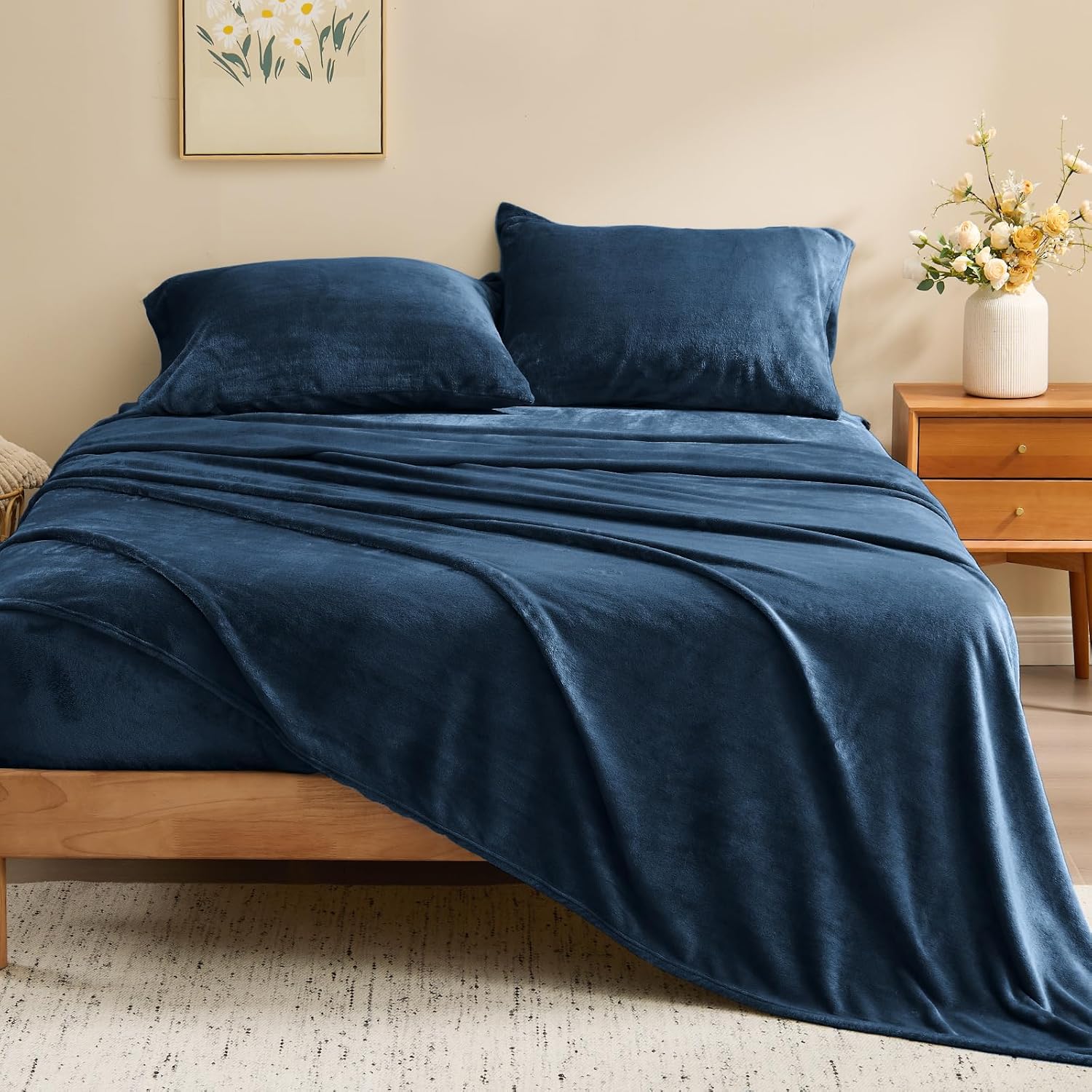 Detalle de BEDELITE Full-Size Flannel Sheet Set, Navy Polyester Fleece, 16-Inch Pocket