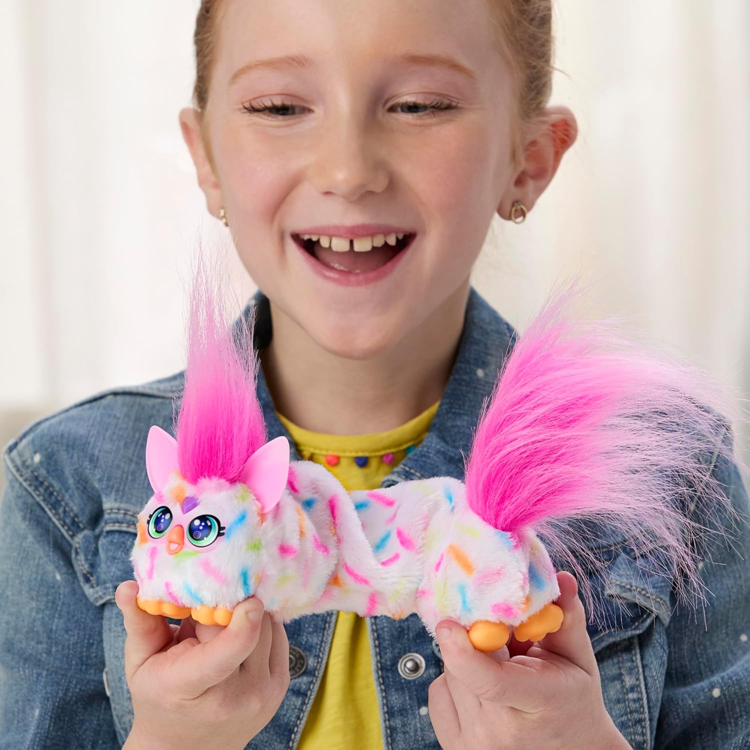 Detalle de Furby DJ Furblets Berry‑Cup‑Cake peluche