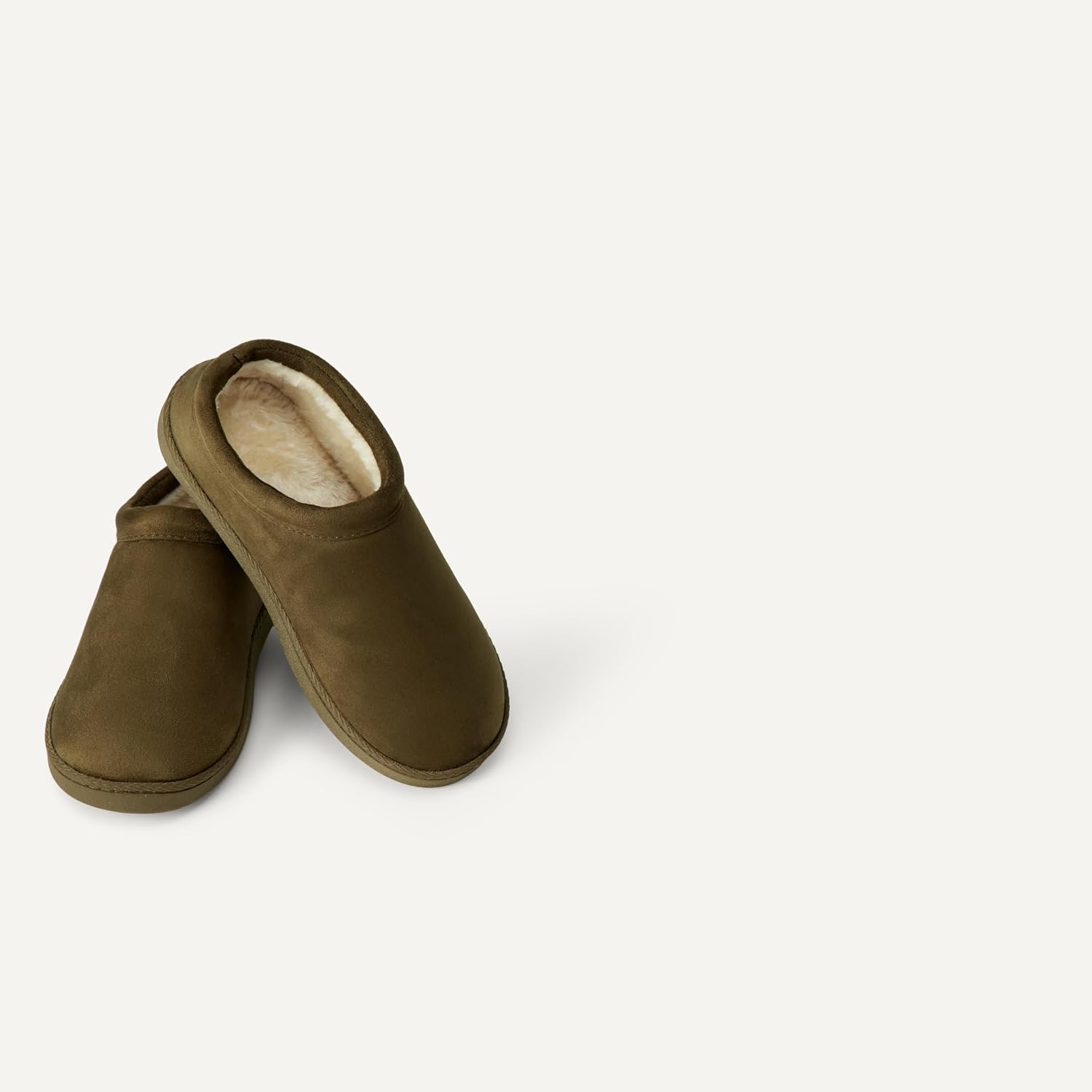 Detalle 2 de Amazon Essentials Unisex Kids' Clog Slippers 1️⃣🥿📍📏