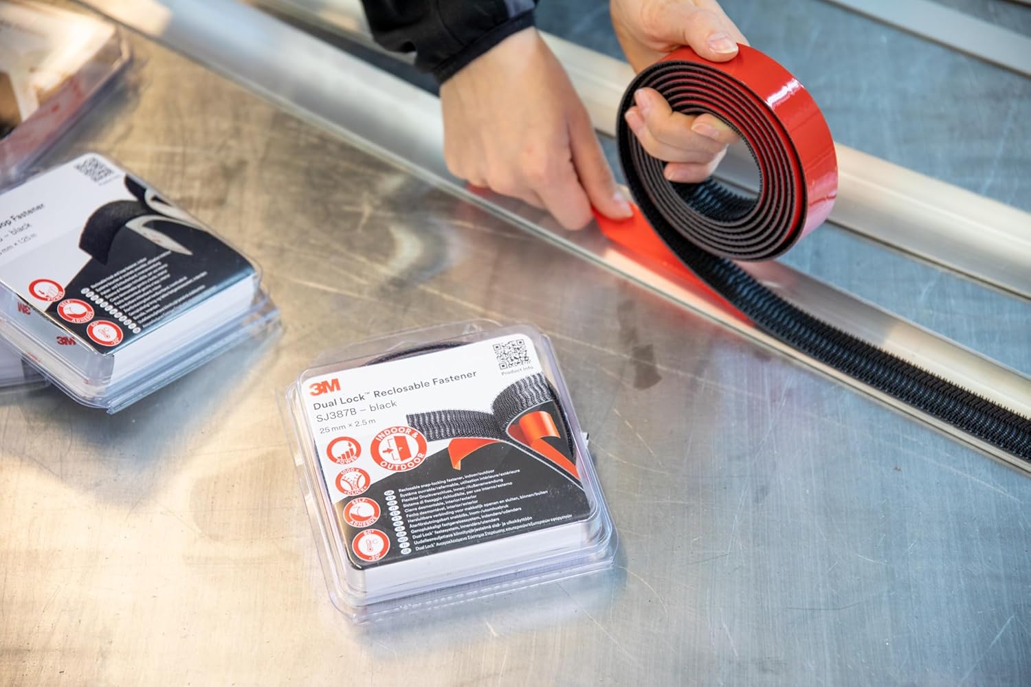 Detalle 2 de 3M Dual Lock SJ354B cierre reposicionable 25 mm