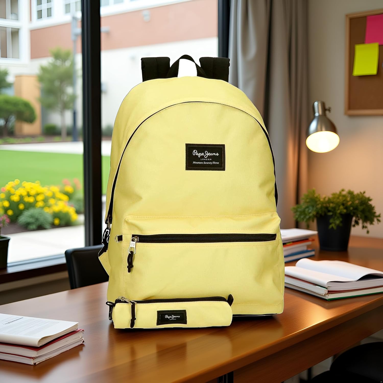 Detalle de Pepe Jeans Aris Evergreen Mochila 15,6" 23,87 L