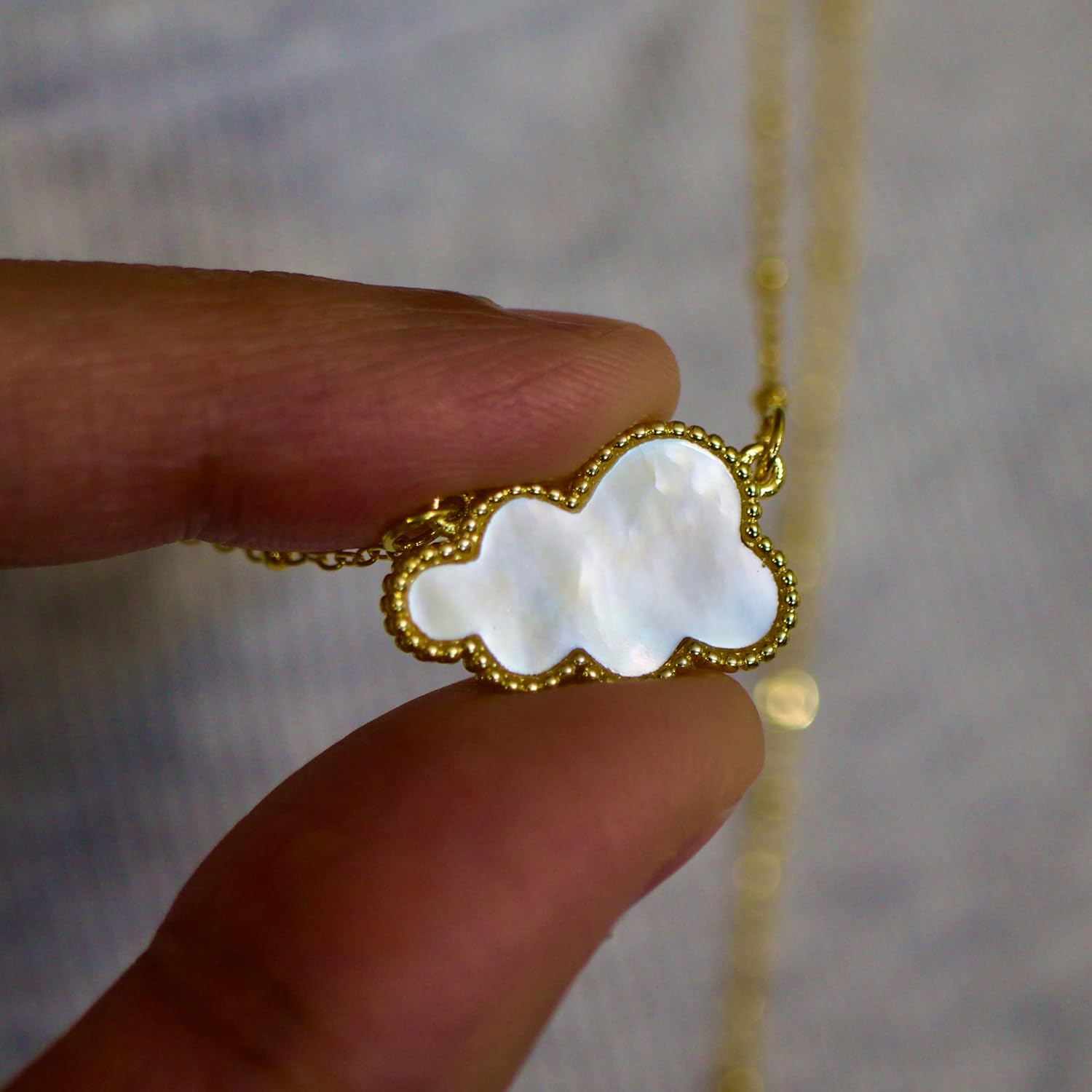 Detalle de Bolenvi Mother-of-Pearl Pendant Necklace