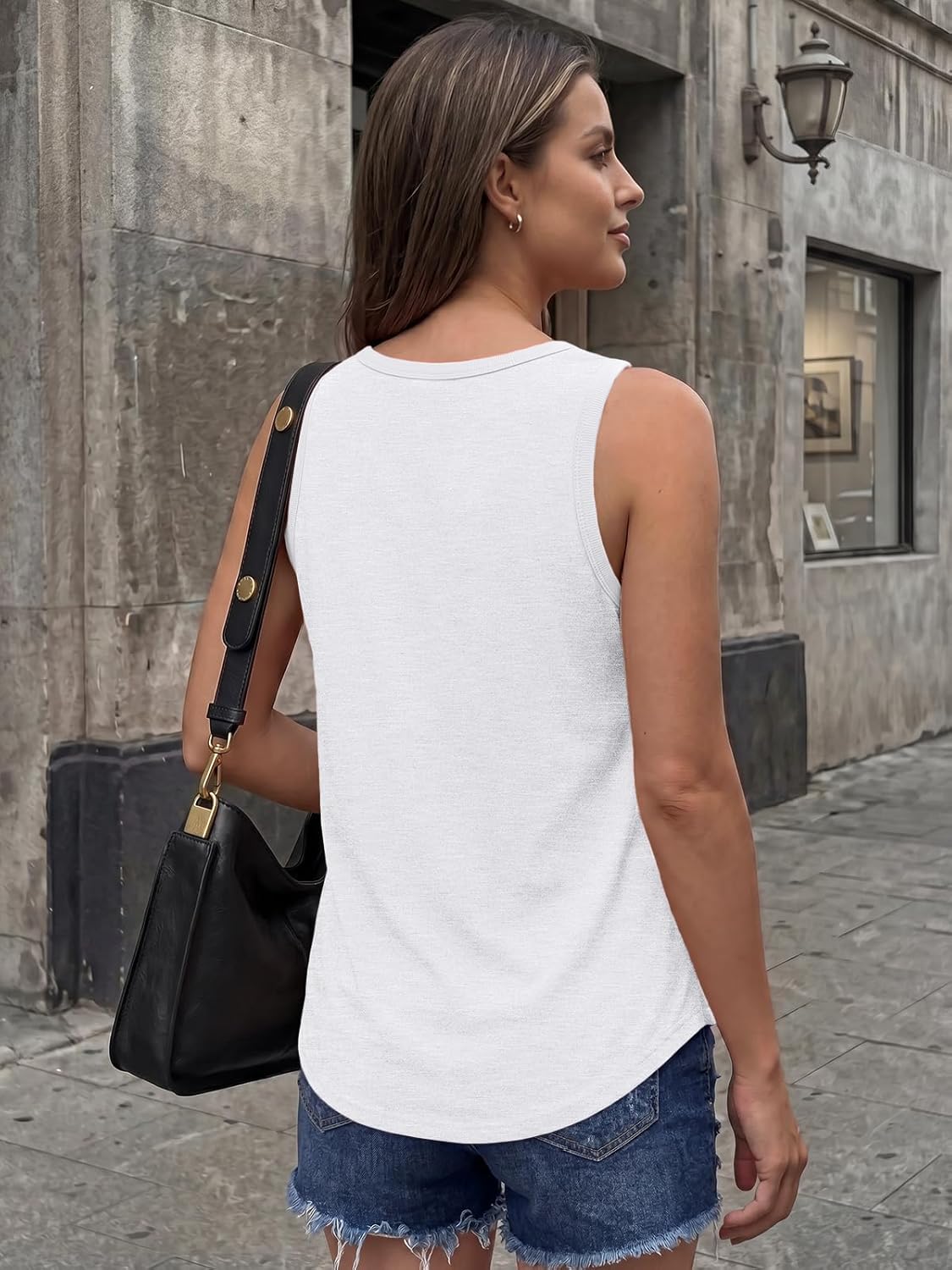 Detalle 2 de AUTOMET Women’s Sleeveless Top – Loose Fit Square Neck Camisole for Summer & Spring Outfits