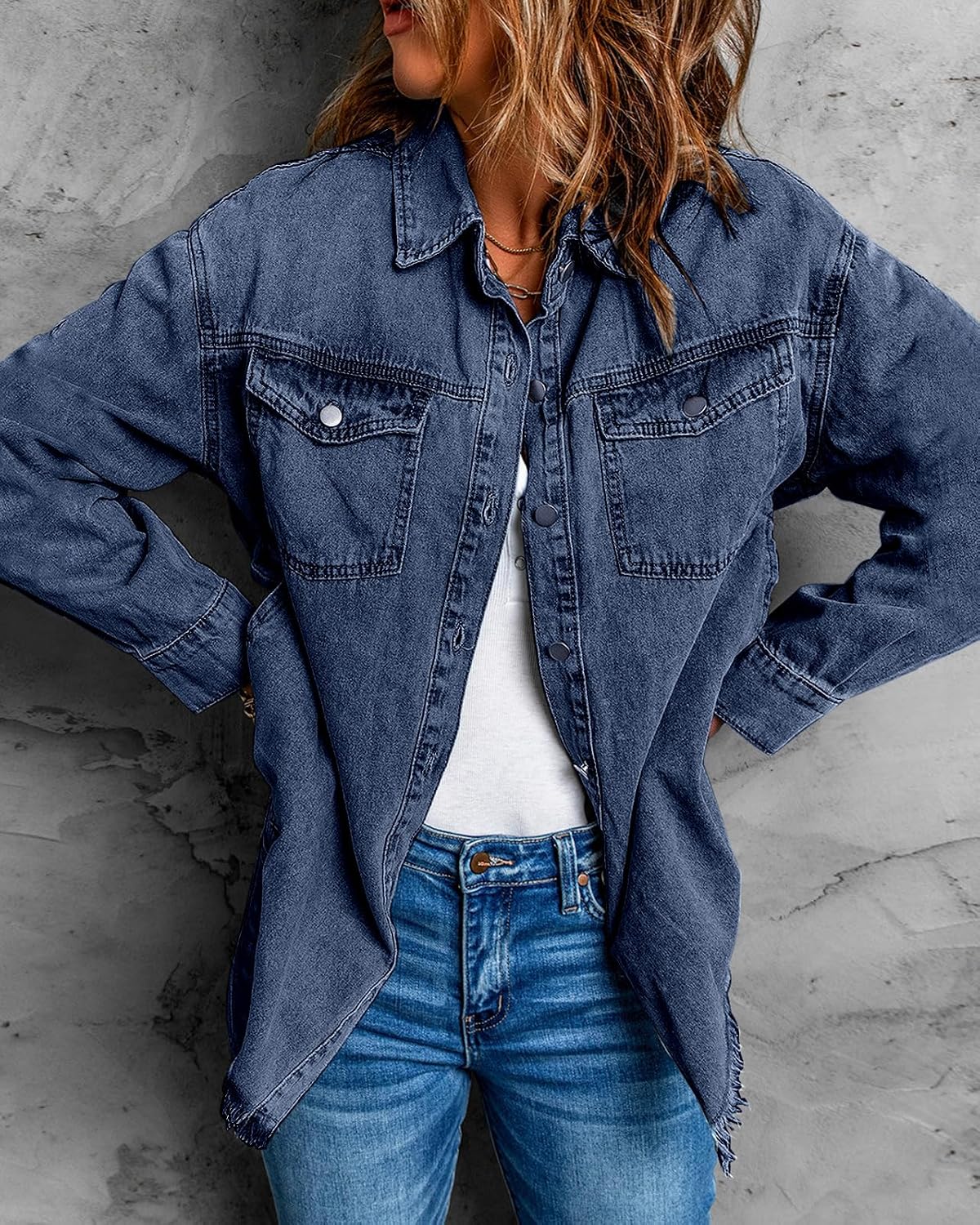 Thumbnail 4 de Vetinee Women’s Oversized Button-Up Frayed Hem Shacket Denim Jacket