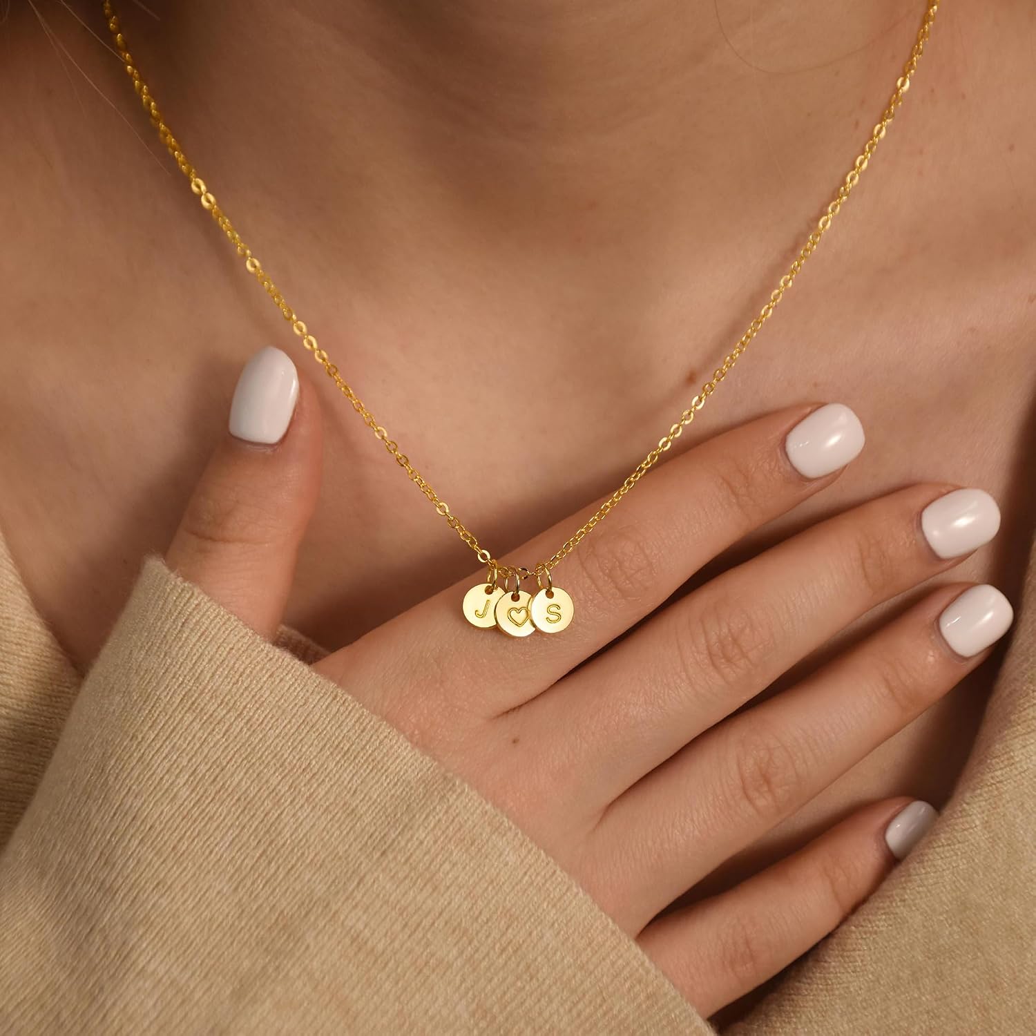 Detalle de TINGN Gold Damen Herz Halskette mit zwei Buchstaben – 14K Gold vergoldet, personalisierte Geschenkidee